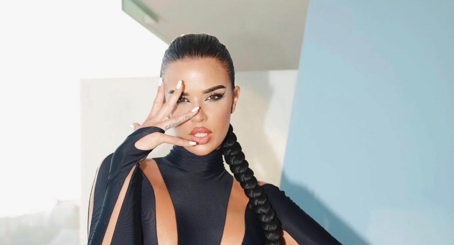 Івана Кнолл знялась у крихітному бікіні Івана Кнолл знялась у крихітному бікіні