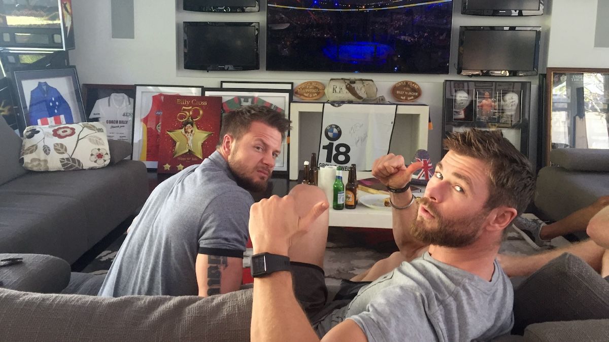 Познакомьтесь с Бобби Холландом Хентоном - каскадером и дублером звезд - Gentleman Познакомьтесь с Бобби Холландом Хентоном - каскадером и дублером звезд - Gentleman