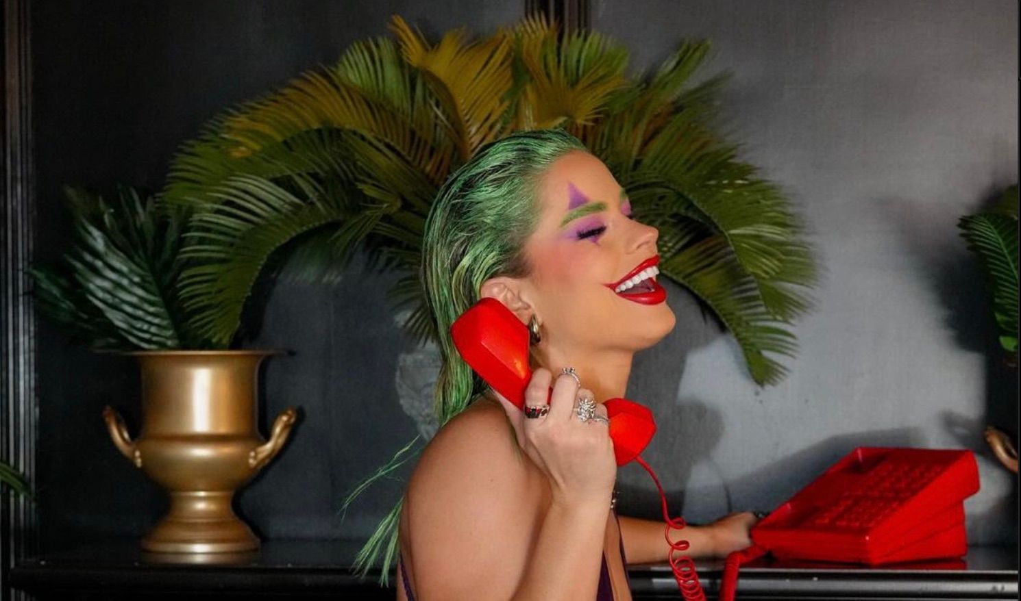 Яслен Клементе примерила образ Джокера Яслен Клементе примерила образ Джокера