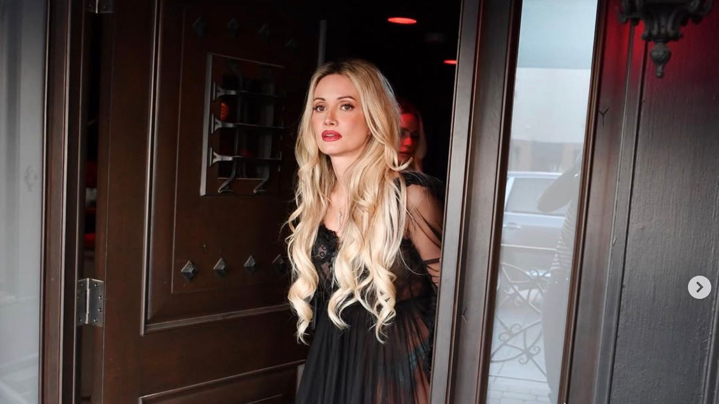 Голлі Медісон жила у будинку Playboy Голлі Медісон жила у будинку Playboy