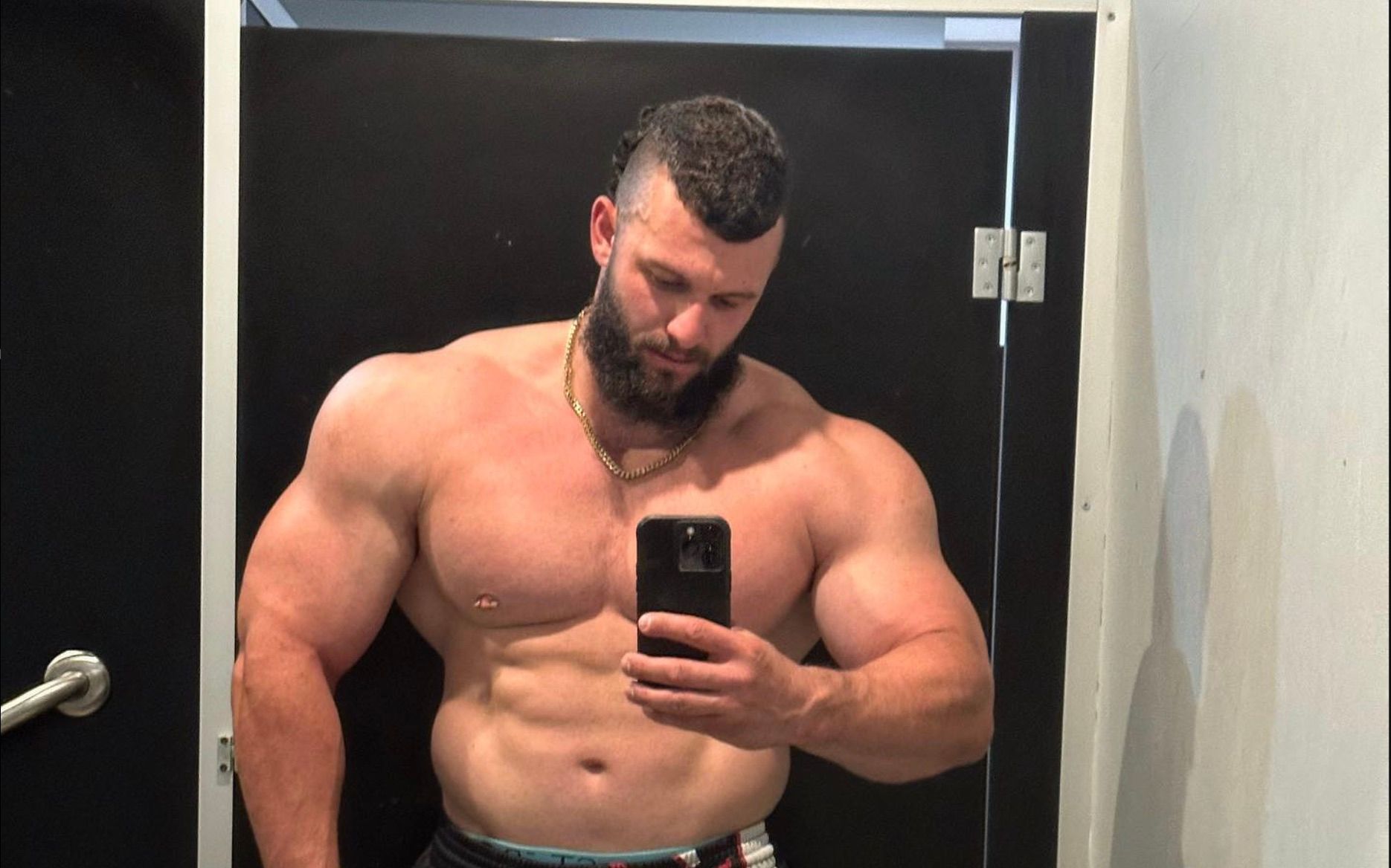 Стриптизер рассказал о своей работе Стриптизер рассказал о своей работе